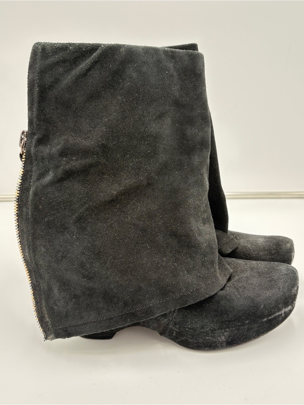 Vera Wang Lavender Joey Fold Over Black Suede Platform Wedge Boots Womens Size 9
